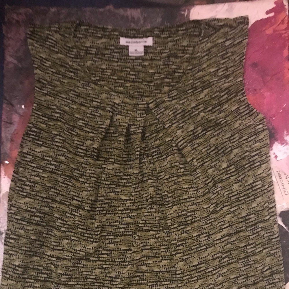 Liz Claiborne Green and Black Patterned Blouse